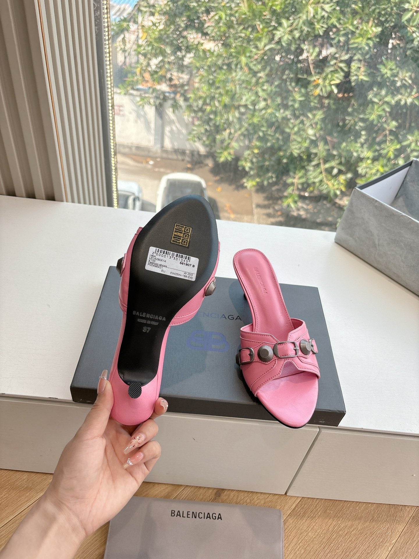 Balanciaga CAGOLE MID-HEEL MULES IN SHOCKING PINK CALFSKIN