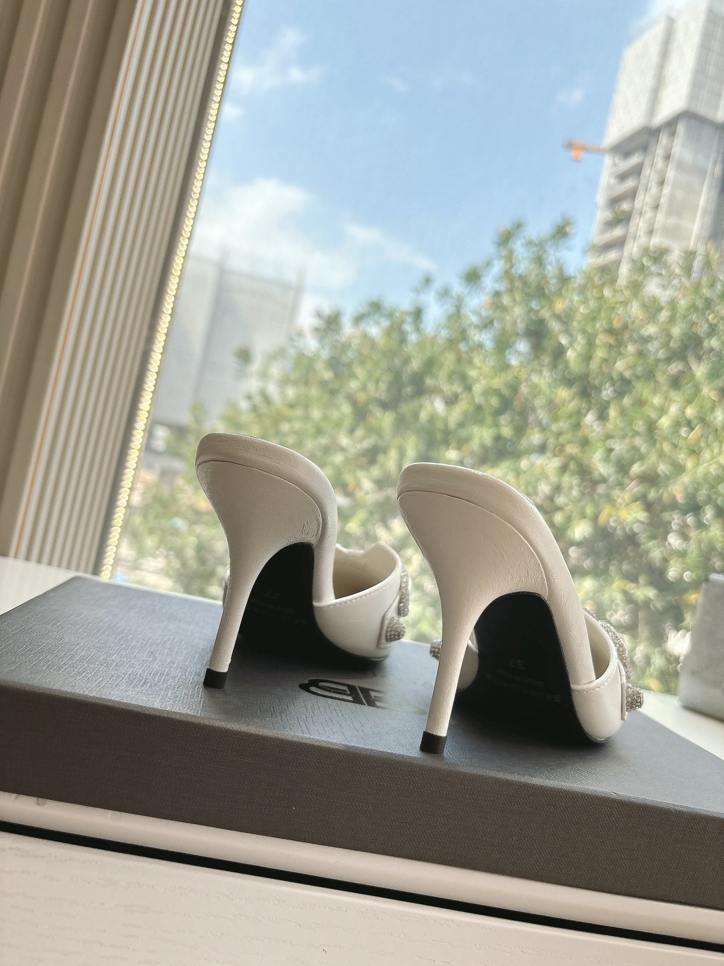 Balanciaga CRYSTAL BUCKLE WHITE CALFSKIN HEELED MULES