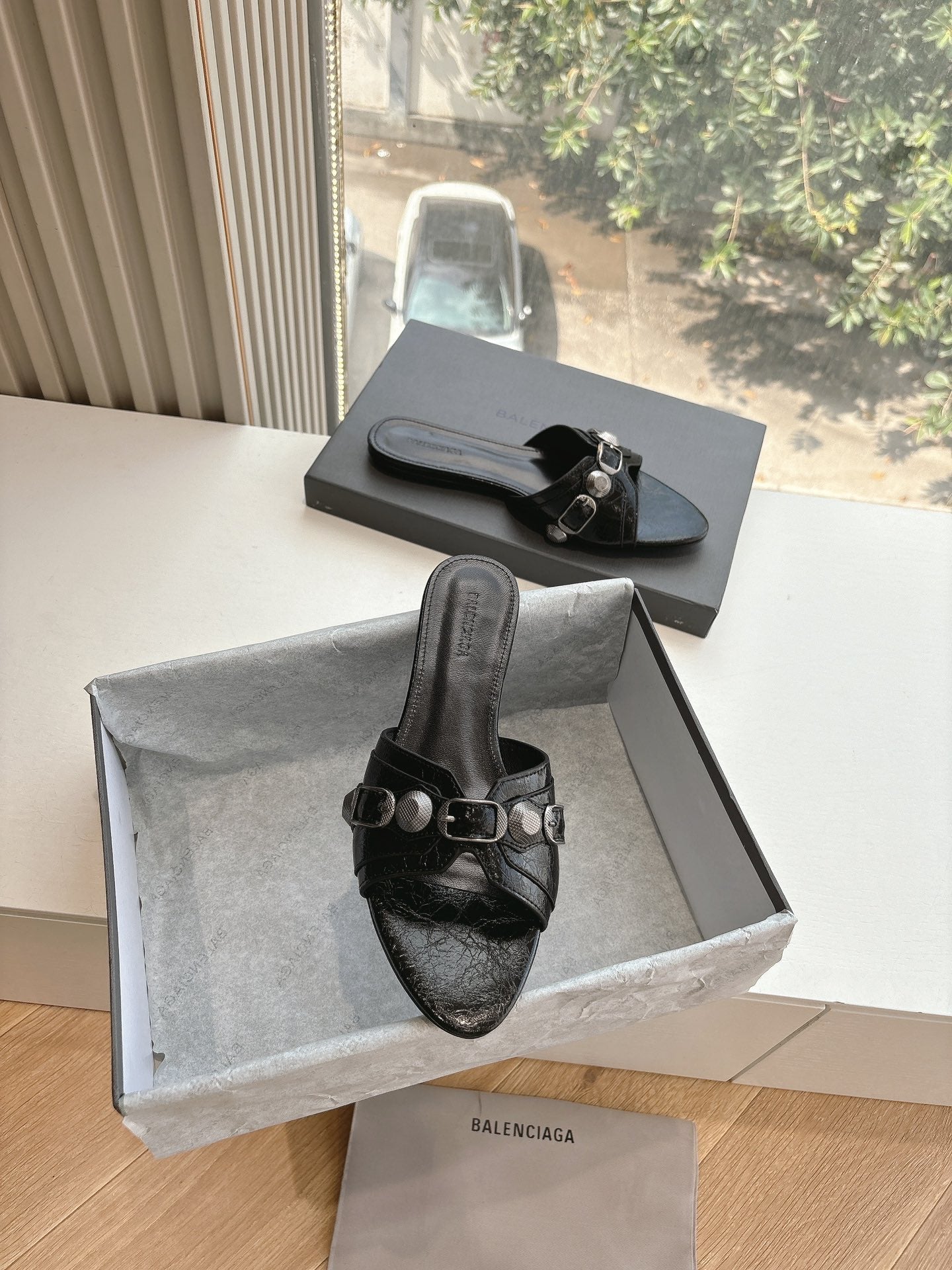 Balanciaga CAGOLE FLAT MULES IN BLACK CALFSKIN