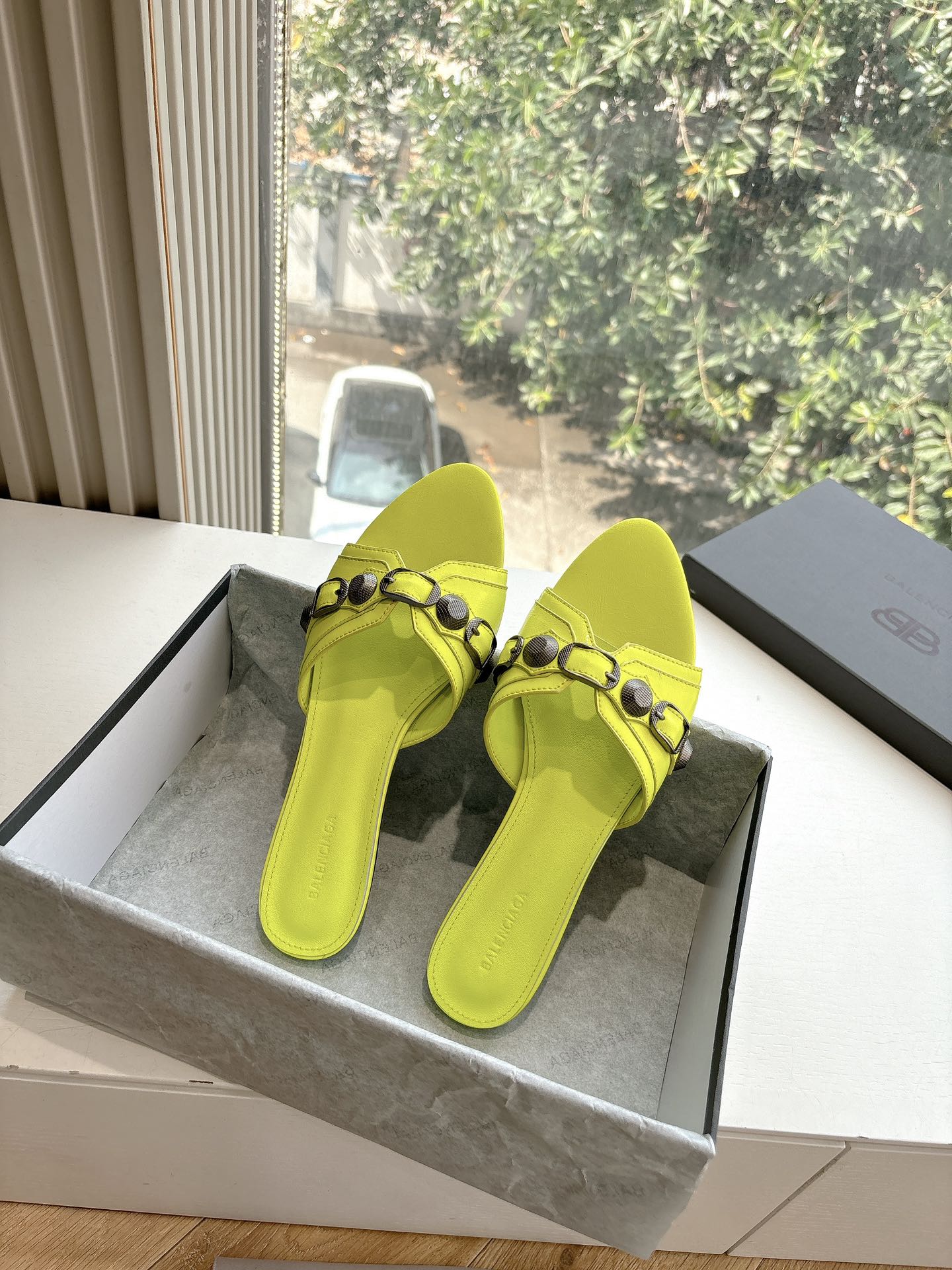 Balanciaga CAGOLE FLAT MULES IN LIME YELLOW CALFSKIN