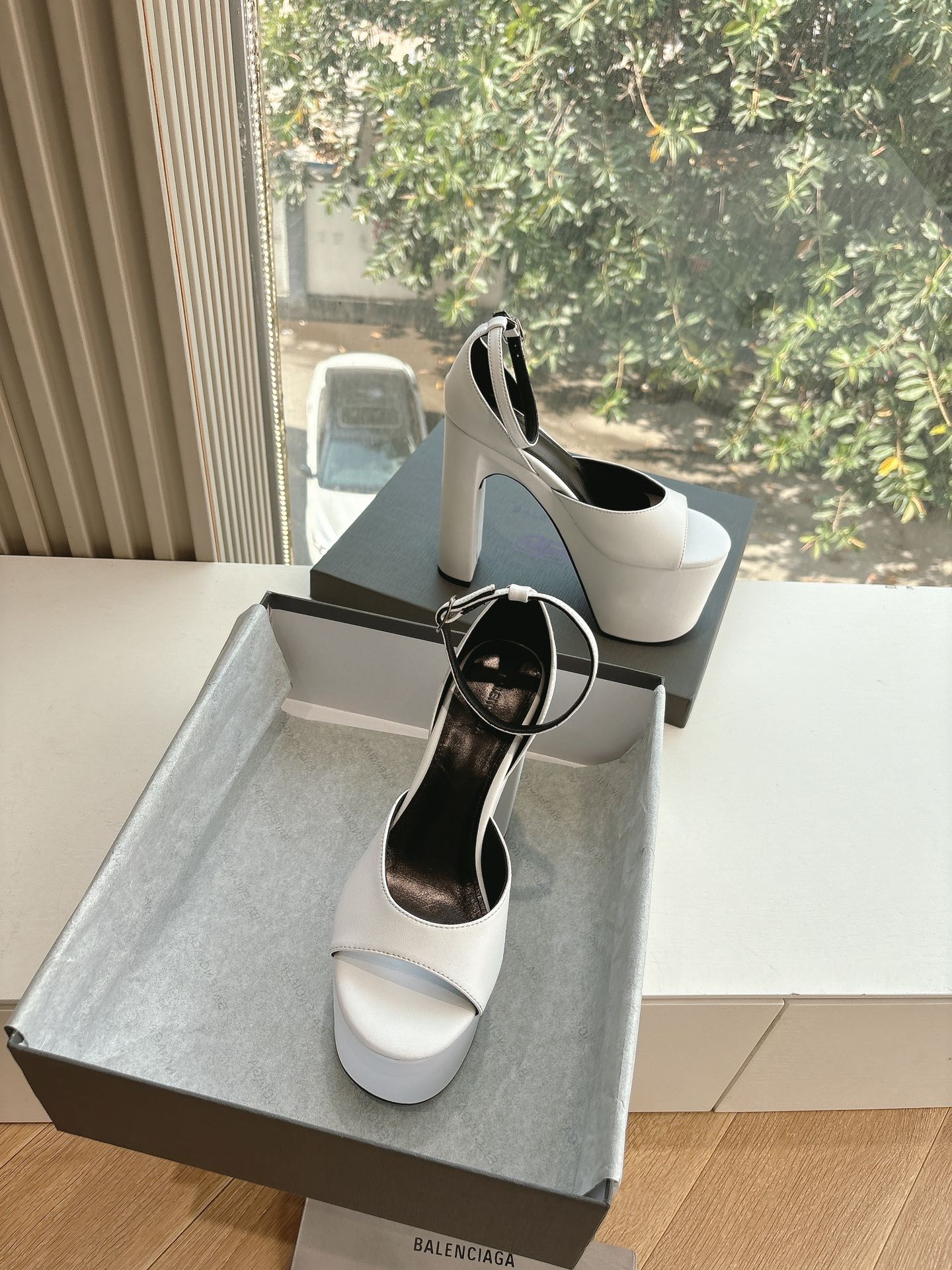 Balanciaga PLATFORM ANKLE STRAP HEELS IN WHITE SMOOTH CALFSKIN