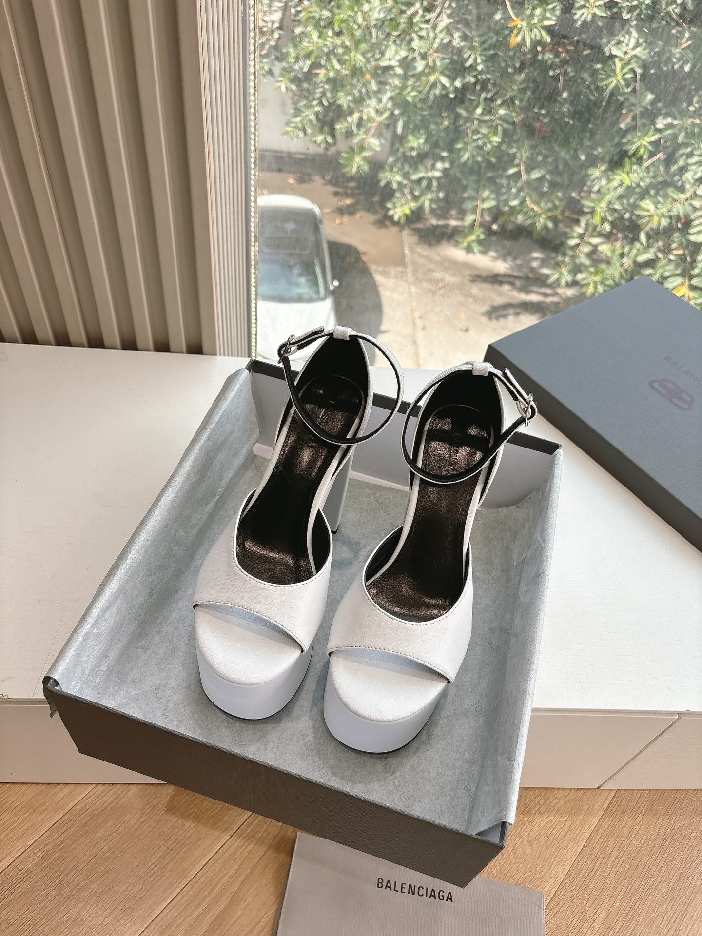 Balanciaga PLATFORM ANKLE STRAP HEELS IN WHITE SMOOTH CALFSKIN