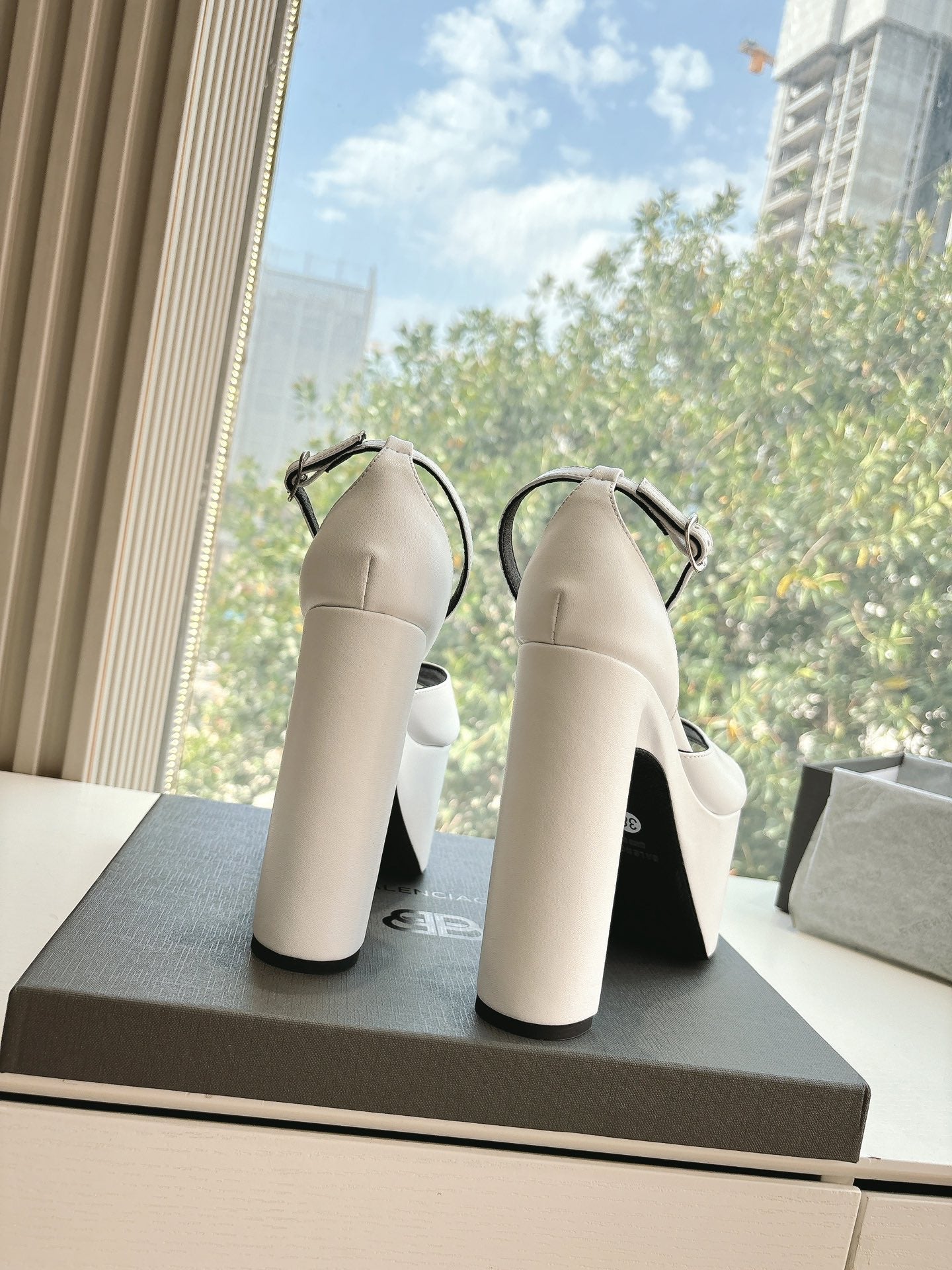 Balanciaga PLATFORM ANKLE STRAP HEELS IN WHITE SMOOTH CALFSKIN