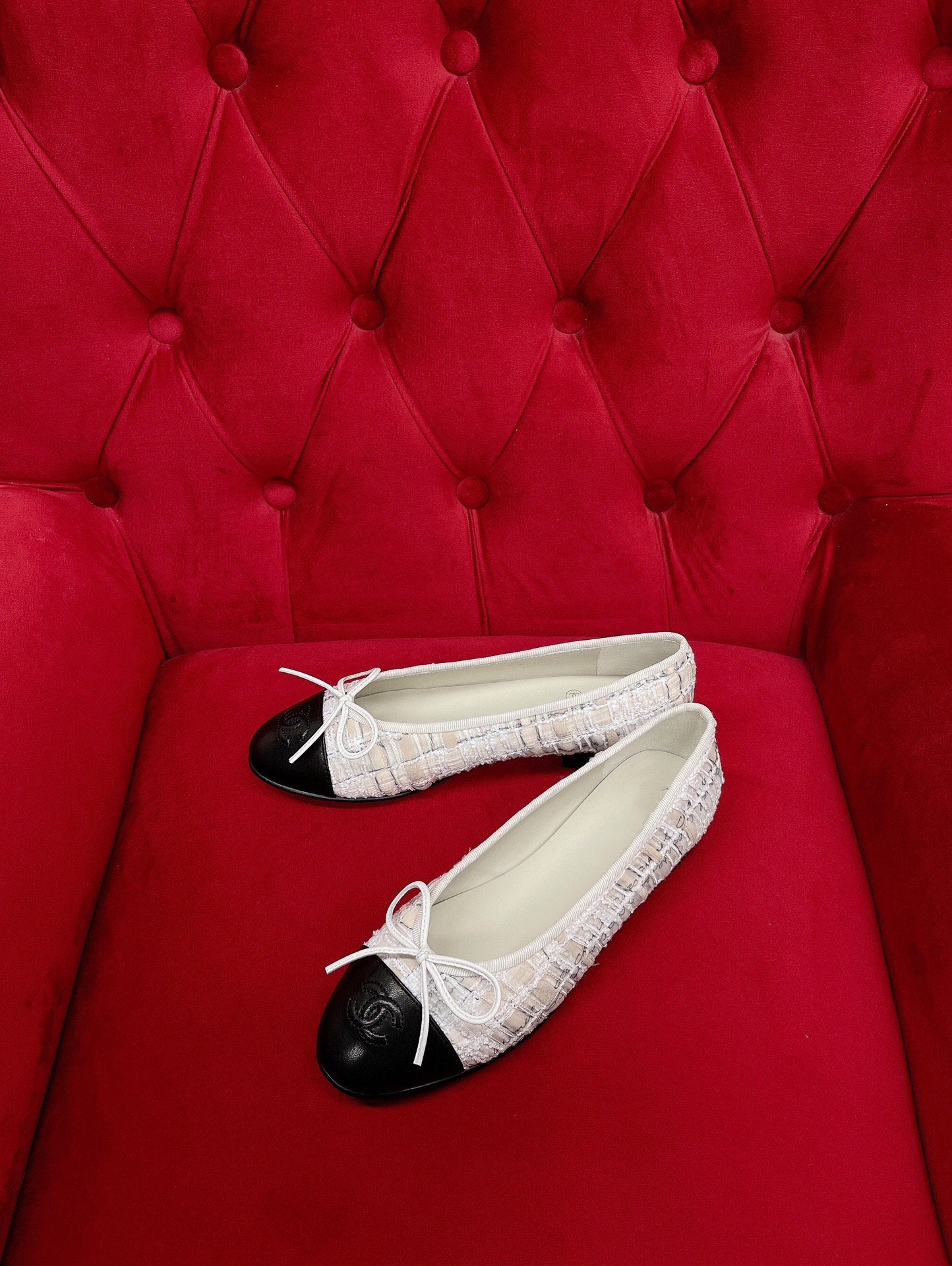 CHANEL ballet flat white black tweed lambskin