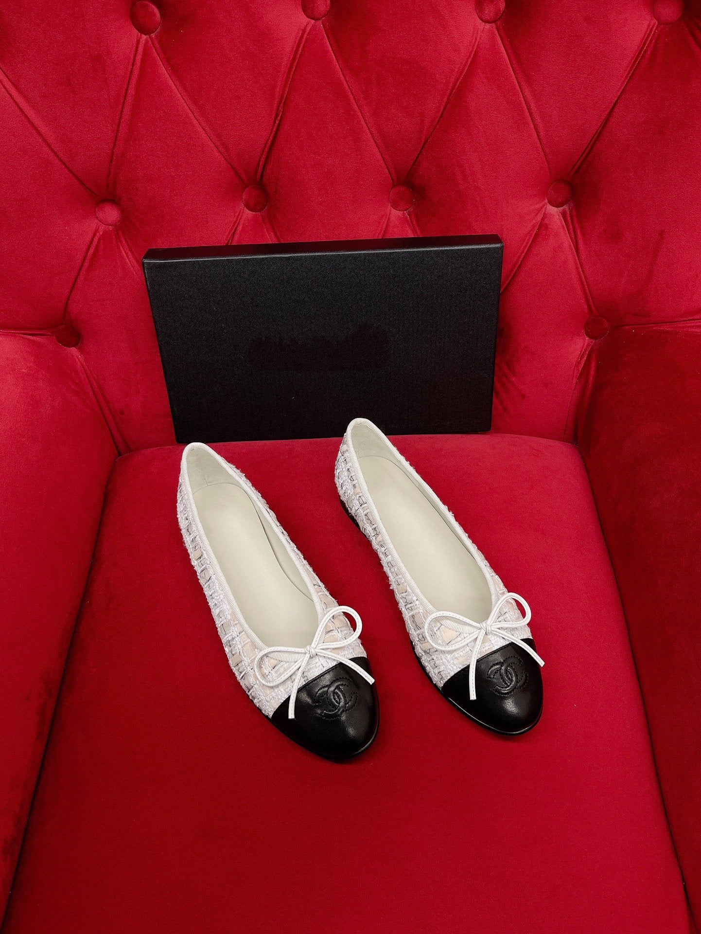 CHANEL ballet flat white black tweed lambskin