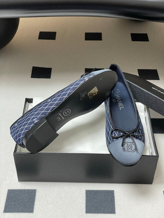 CHANEL 25P Blue Black Quilted Denim