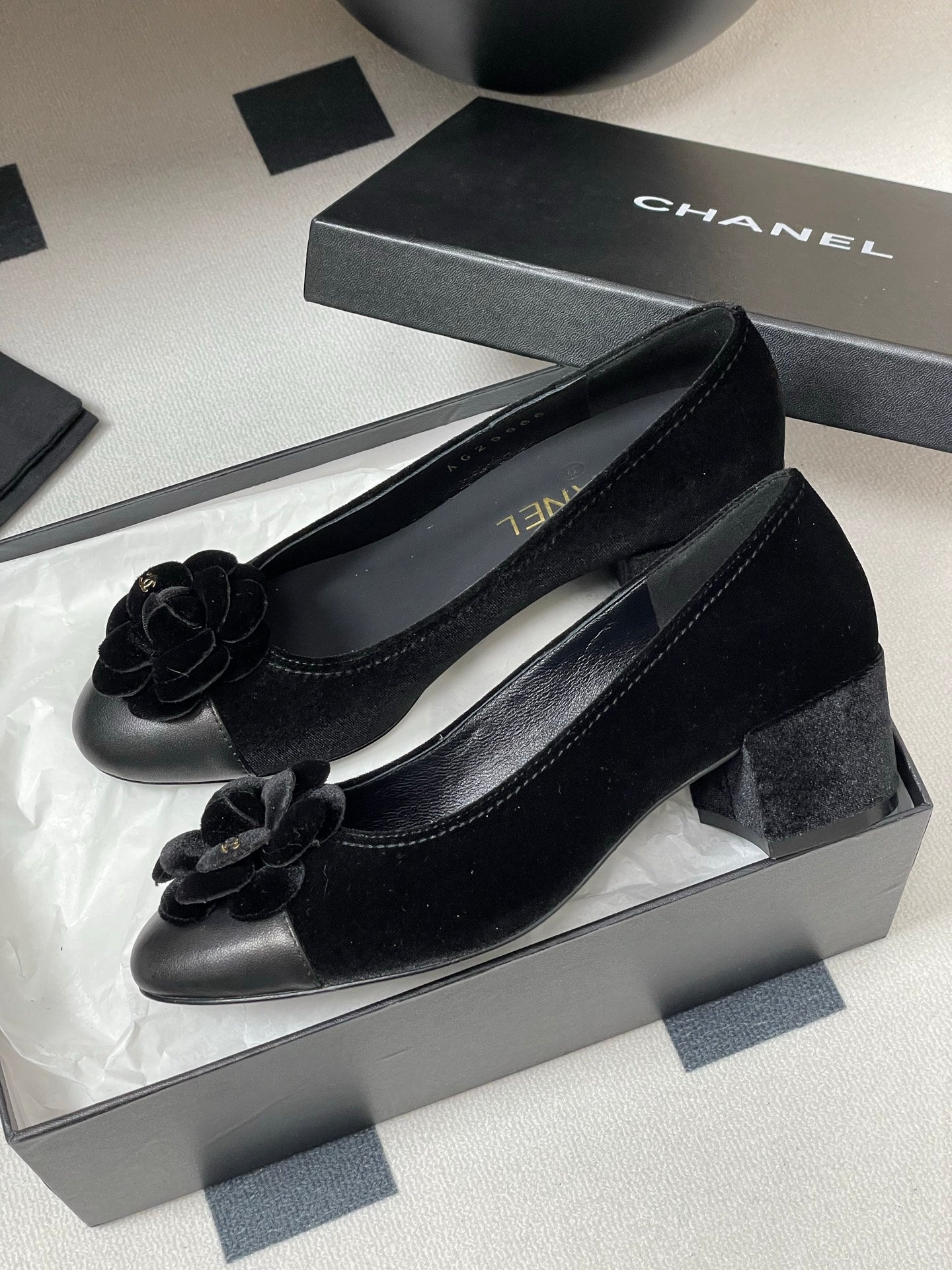 CHANEL 25S Ballet Flower
