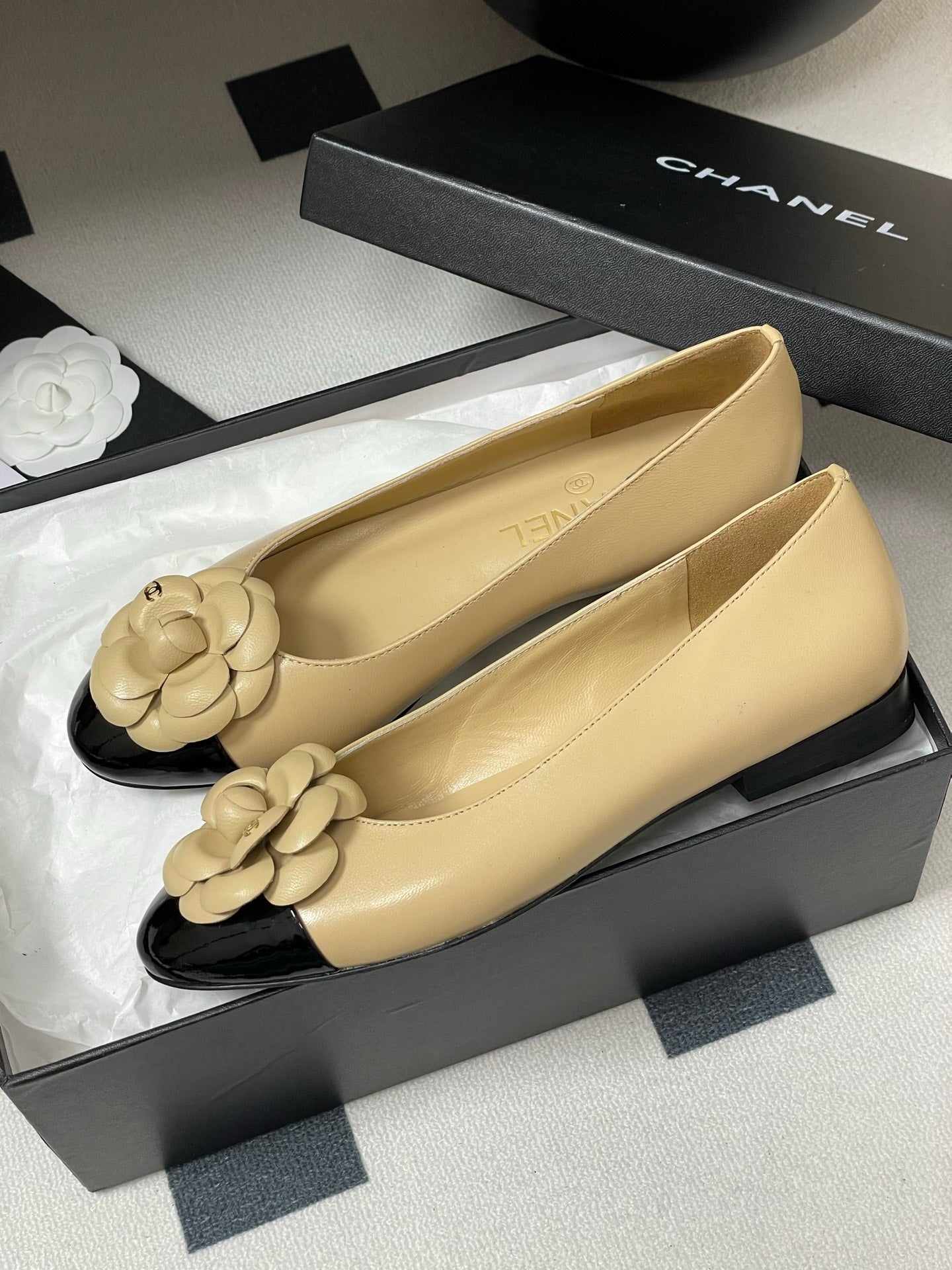 CHANEL 25S Ballet Flower