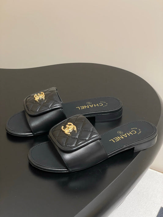 CHANEL 25F Slide Quilted