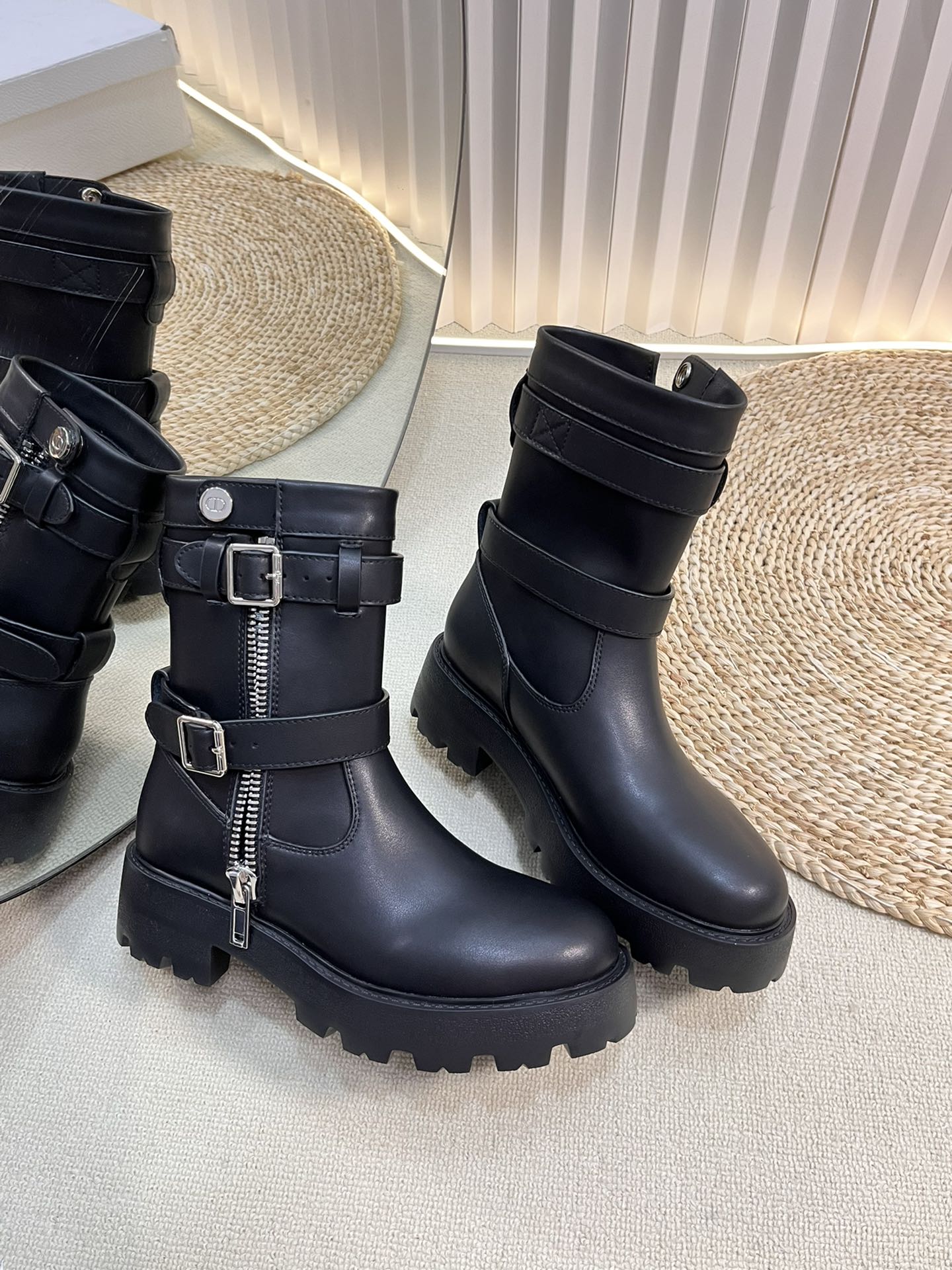 DIOR D-Major Ankle Boot 35mm In Black Calfskin 992673