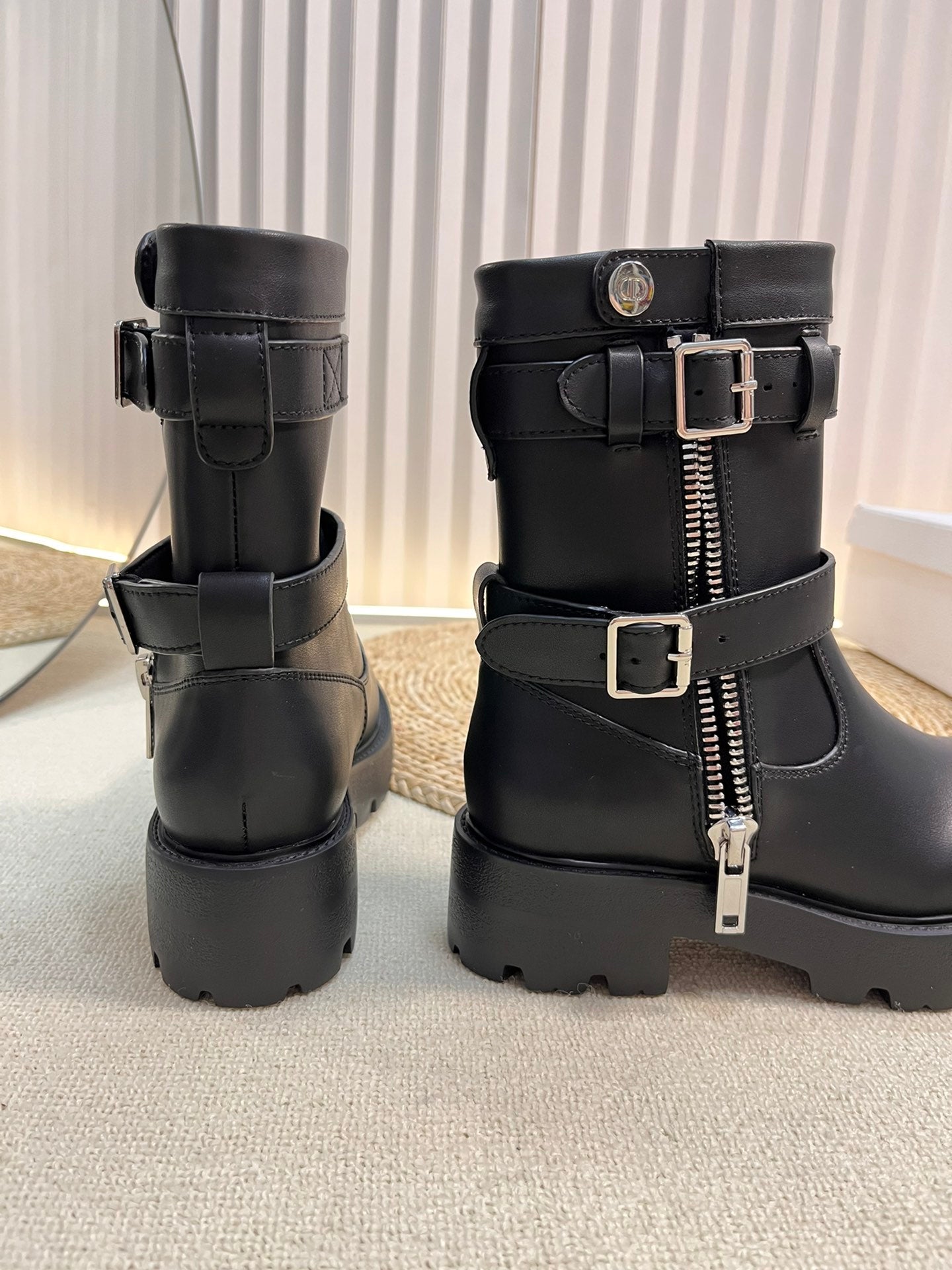 DIOR D-Major Ankle Boot 35mm In Black Calfskin 992673