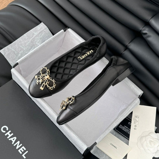CHANEL Ballet Flats In Black Lambskin 143528