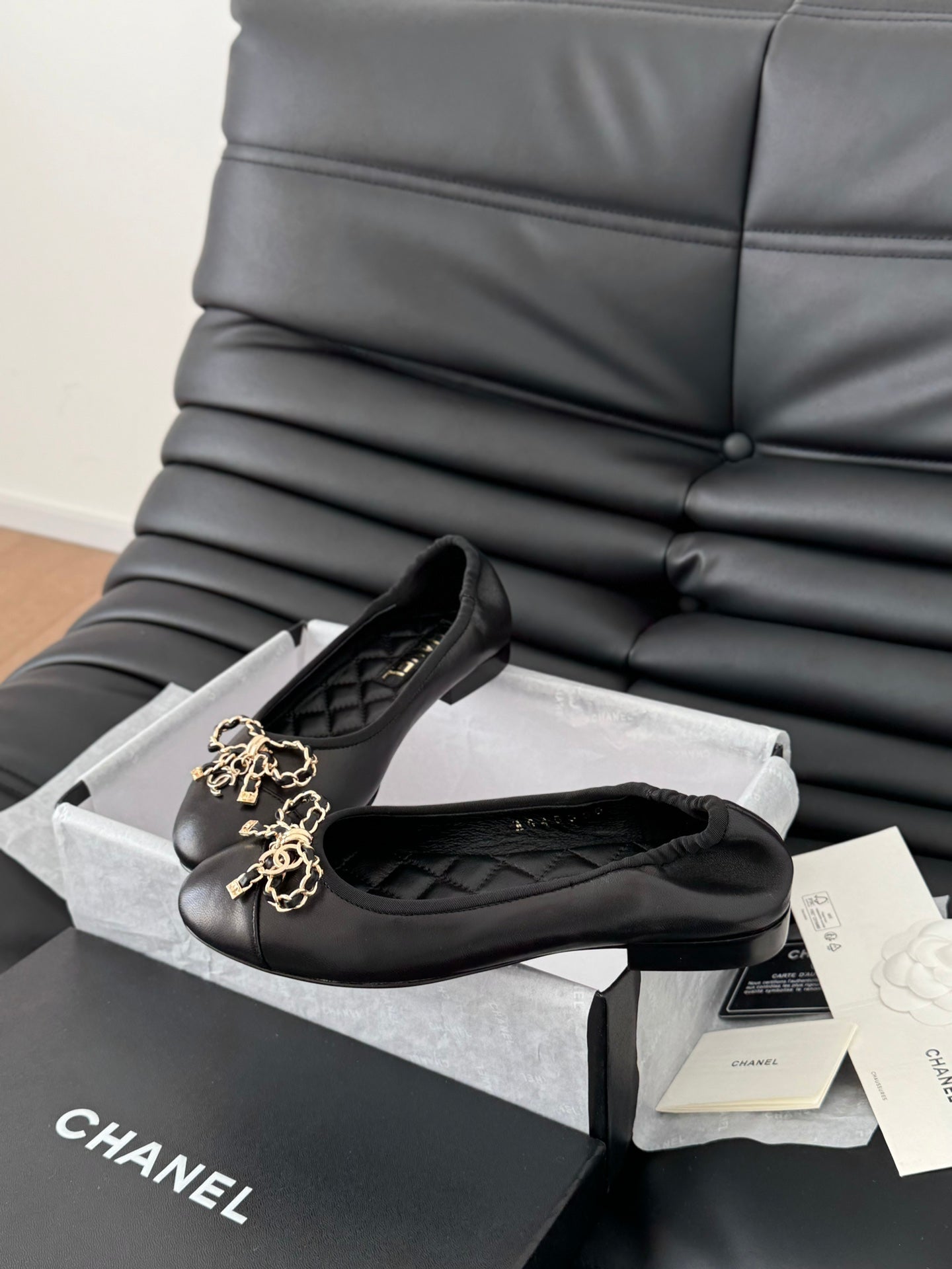 CHANEL Ballet Flats In Black Lambskin 143528