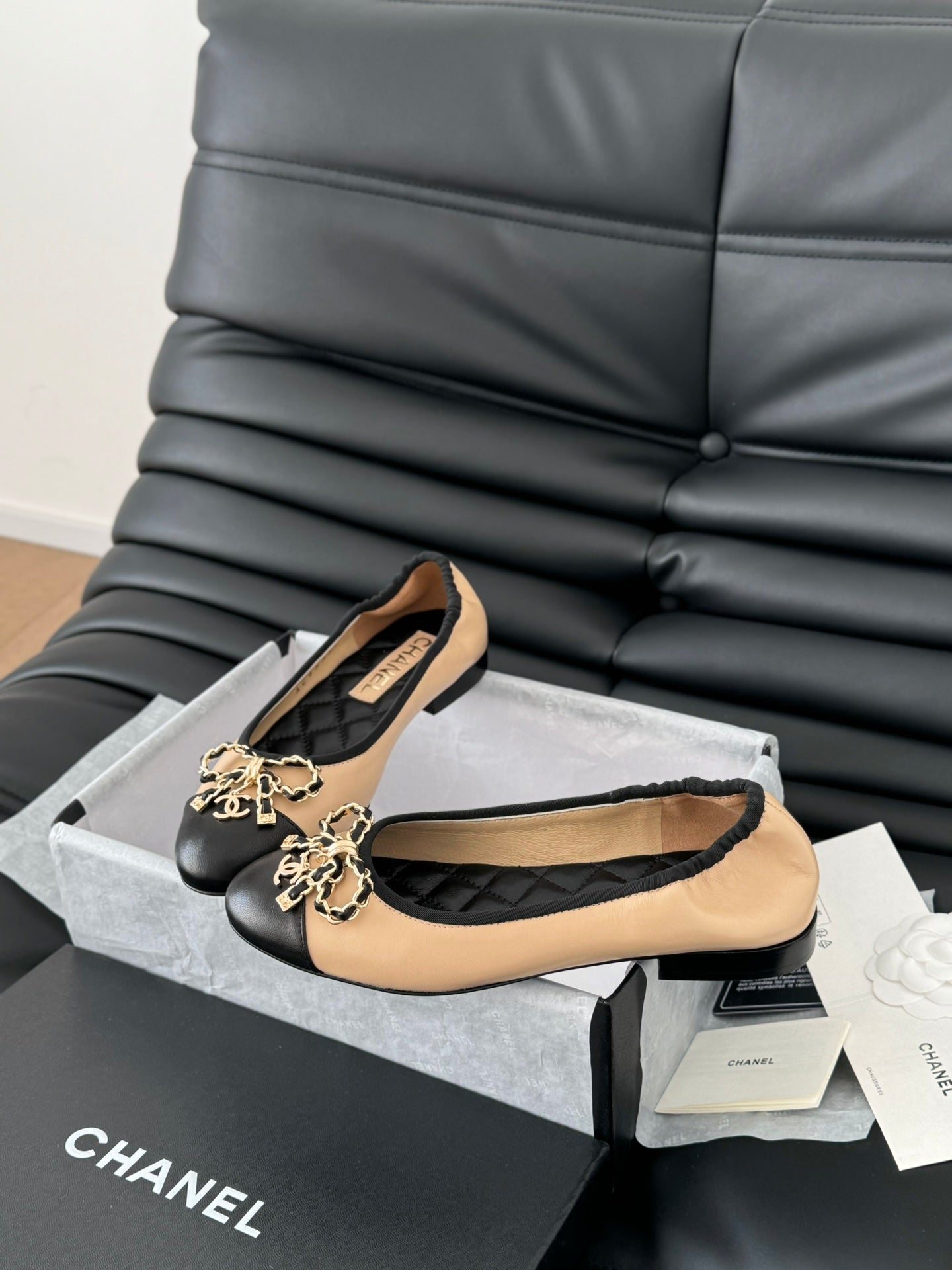 CHANEL Ballet Flats In Beige Lambskin 143530