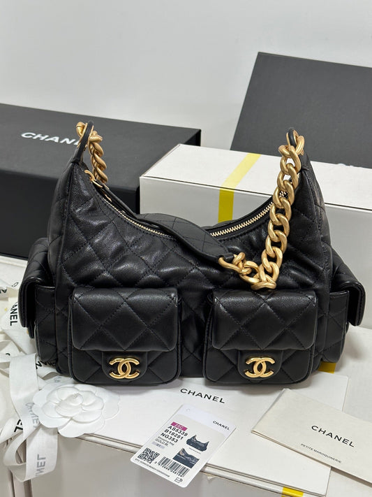 CHANEL 25C Hobo 31cm Black Lambskin Gold Hardware 243540