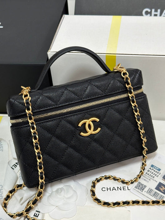 CHANEL 25P Vanity Case 19.5cm Black Calfskin Gold Hardware 243586