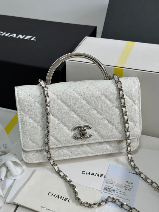 CHANEL 25P Wallet Woc Handle 19cm White Leather Silver Hardware 243451
