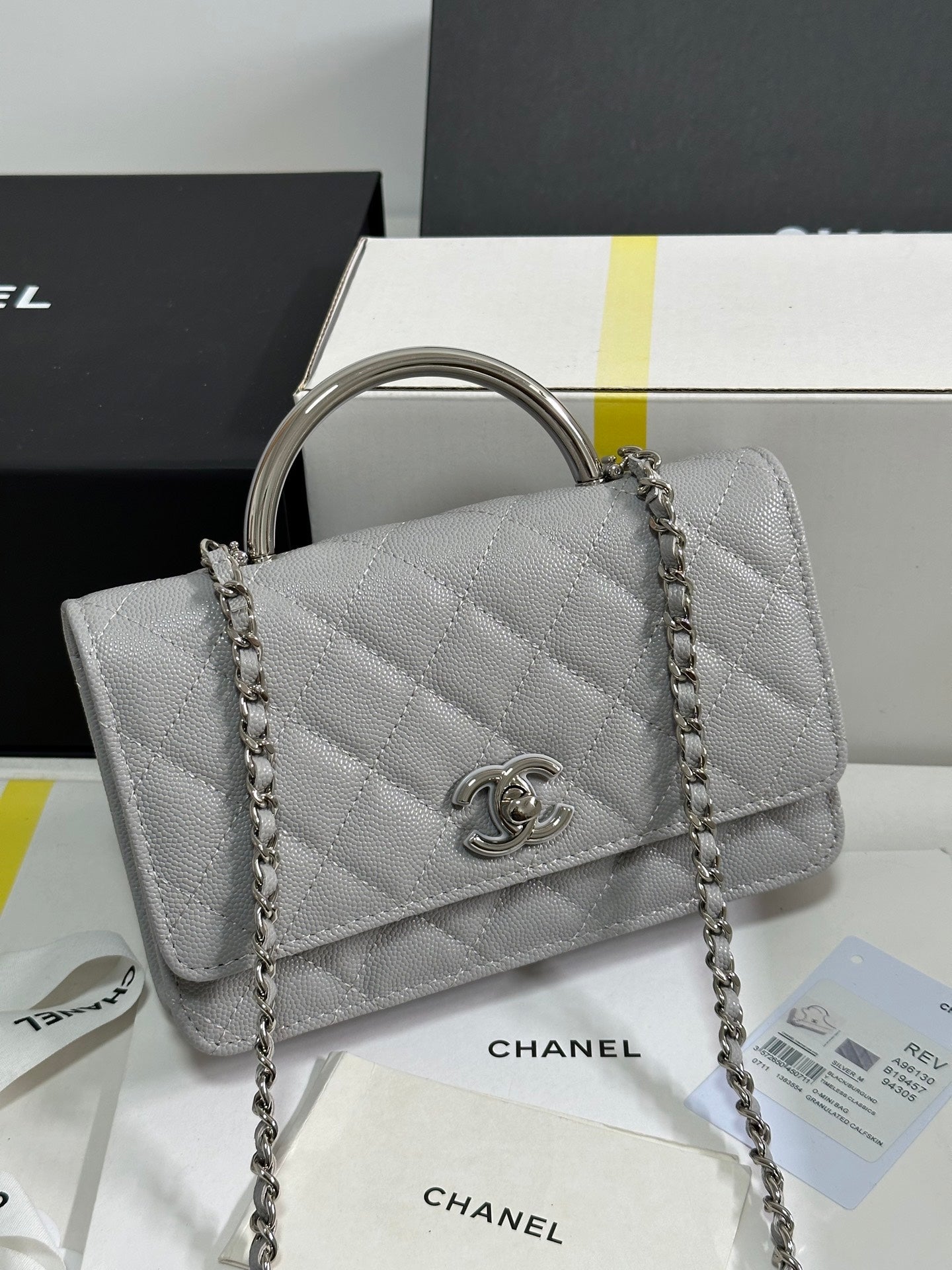 CHANEL 25P Wallet Woc Handle 19cm Light Gray Leather Silver Hardware 243454