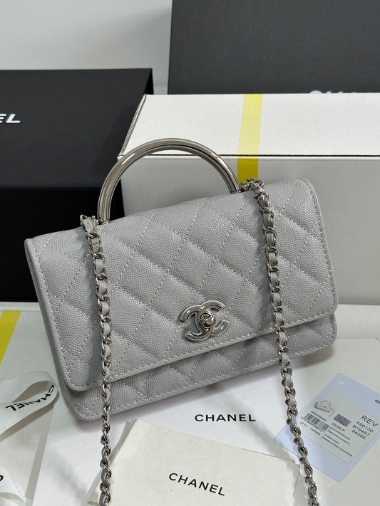 CHANEL 25P Wallet Woc Handle 19cm Light Gray Leather Silver Hardware 243454