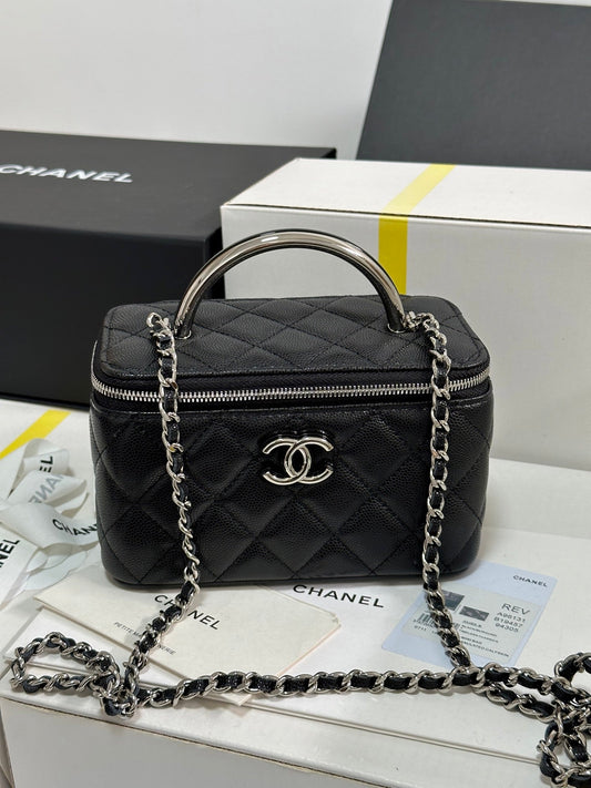 CHANEL 25P Vanity Case 17cm Black Leather Silver Hardware 243469