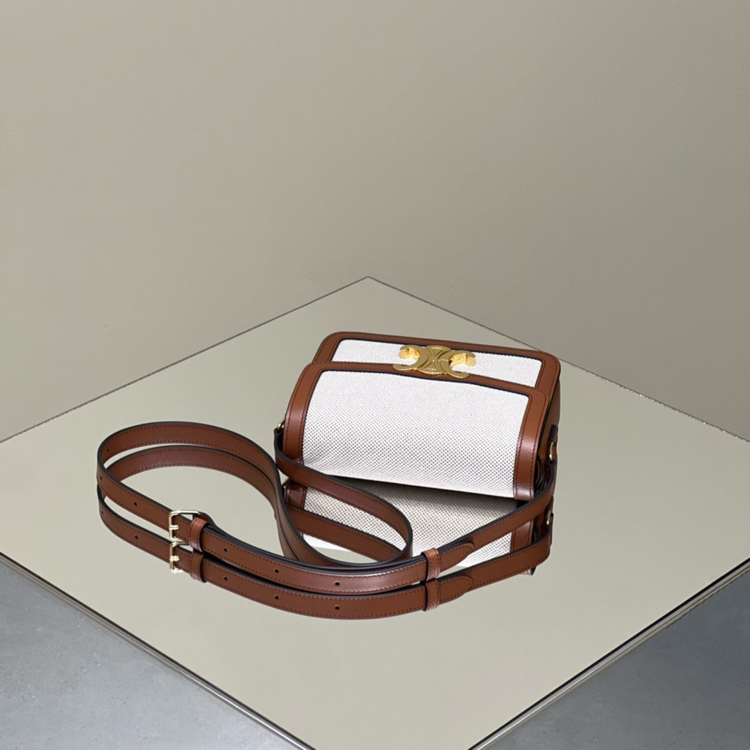 Celine CLASSIQUE TRIOMPHE 22 CALFSKIN NATURAL TAN