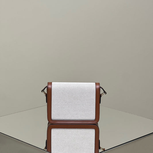 Celine CLASSIQUE TRIOMPHE 22 CALFSKIN NATURAL TAN