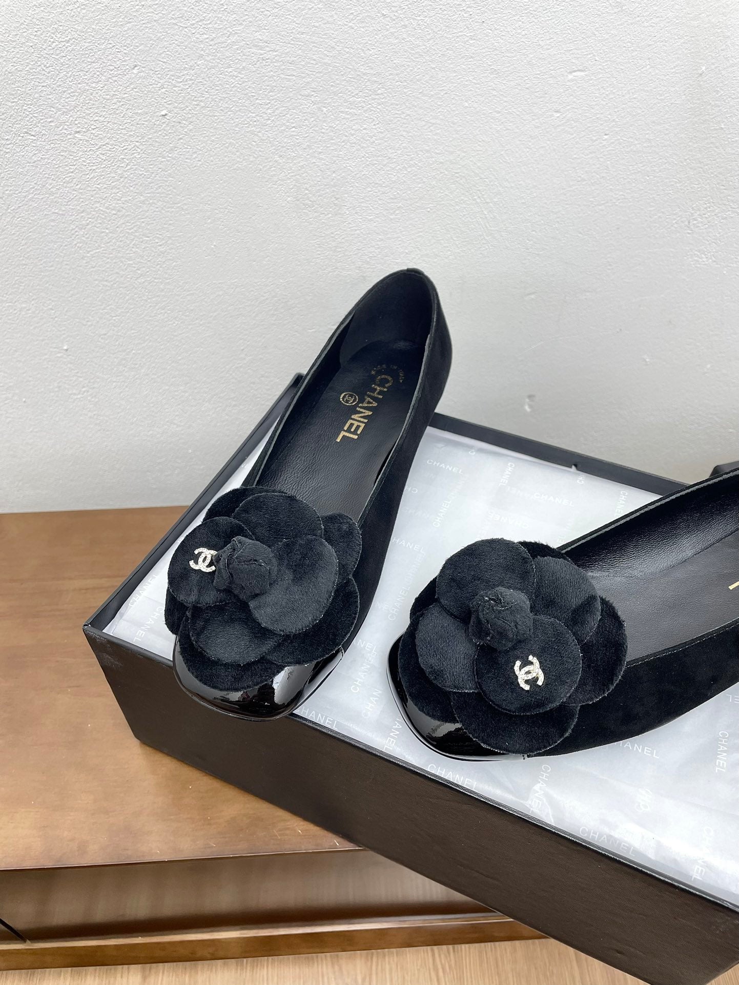 CHANEL Ballet Flats Black With Camellia Black Suede
