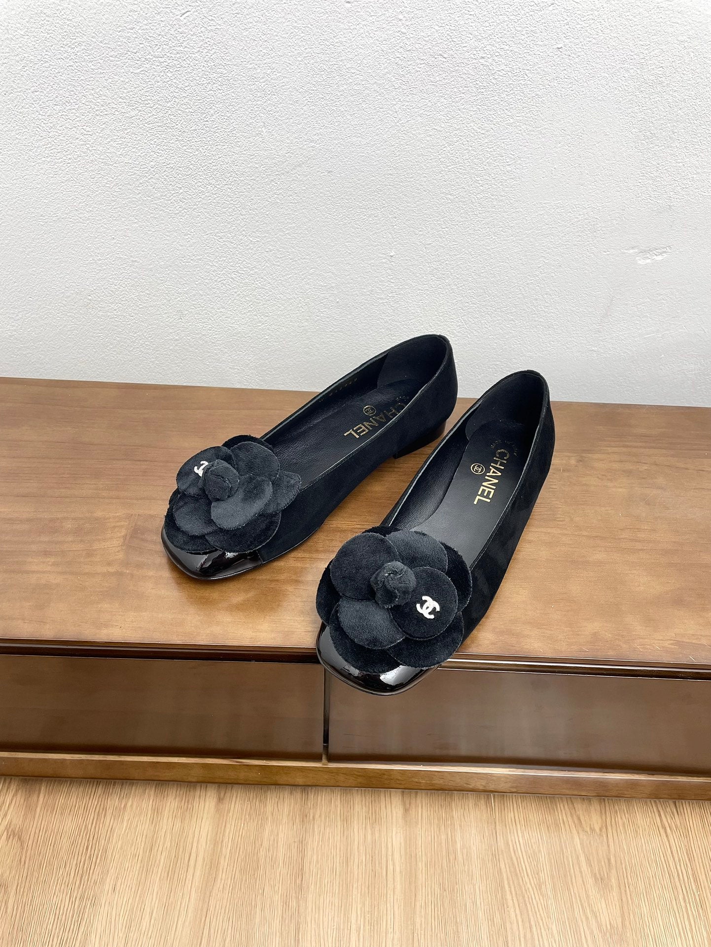 CHANEL Ballet Flats Black With Camellia Black Suede