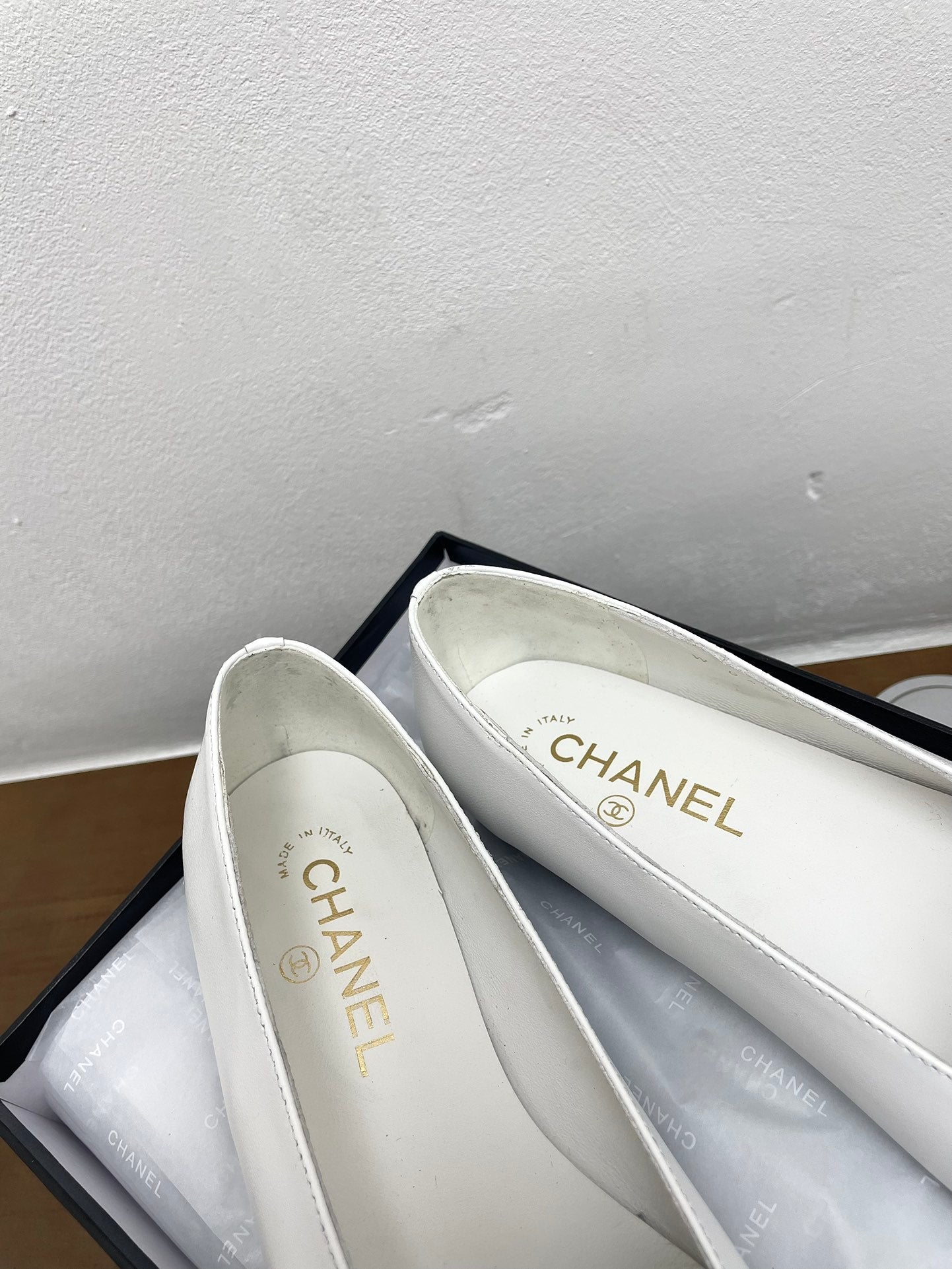 CHANEL Ballet Flats White With Camellia Black Lambskin