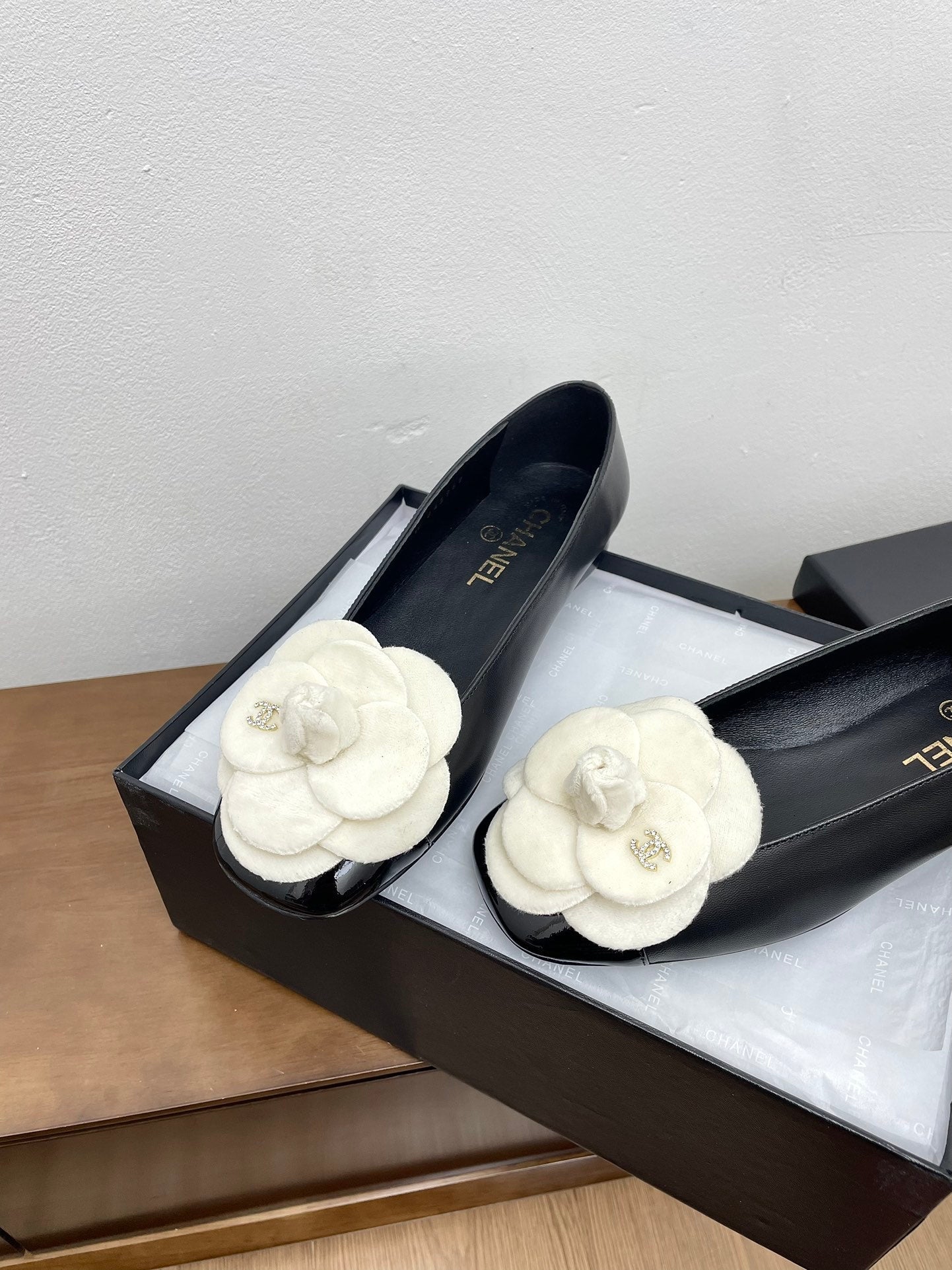 CHANEL Ballet Flats Black With Camellia White Lambskin