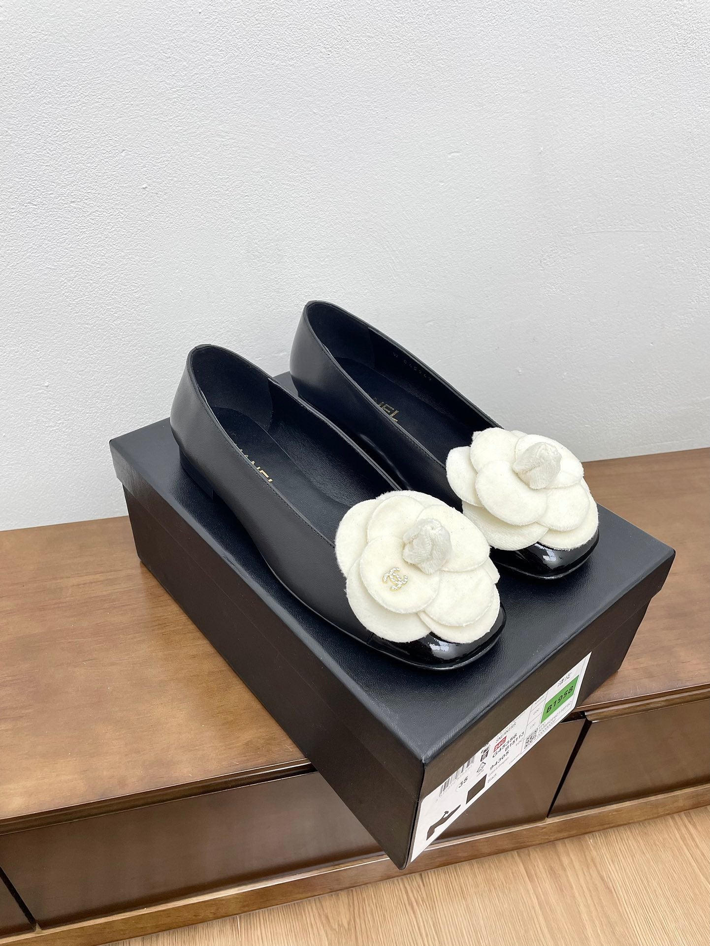 CHANEL Ballet Flats Black With Camellia White Lambskin