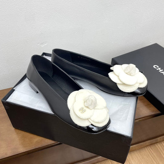 CHANEL Ballet Flats Black With Camellia White Lambskin