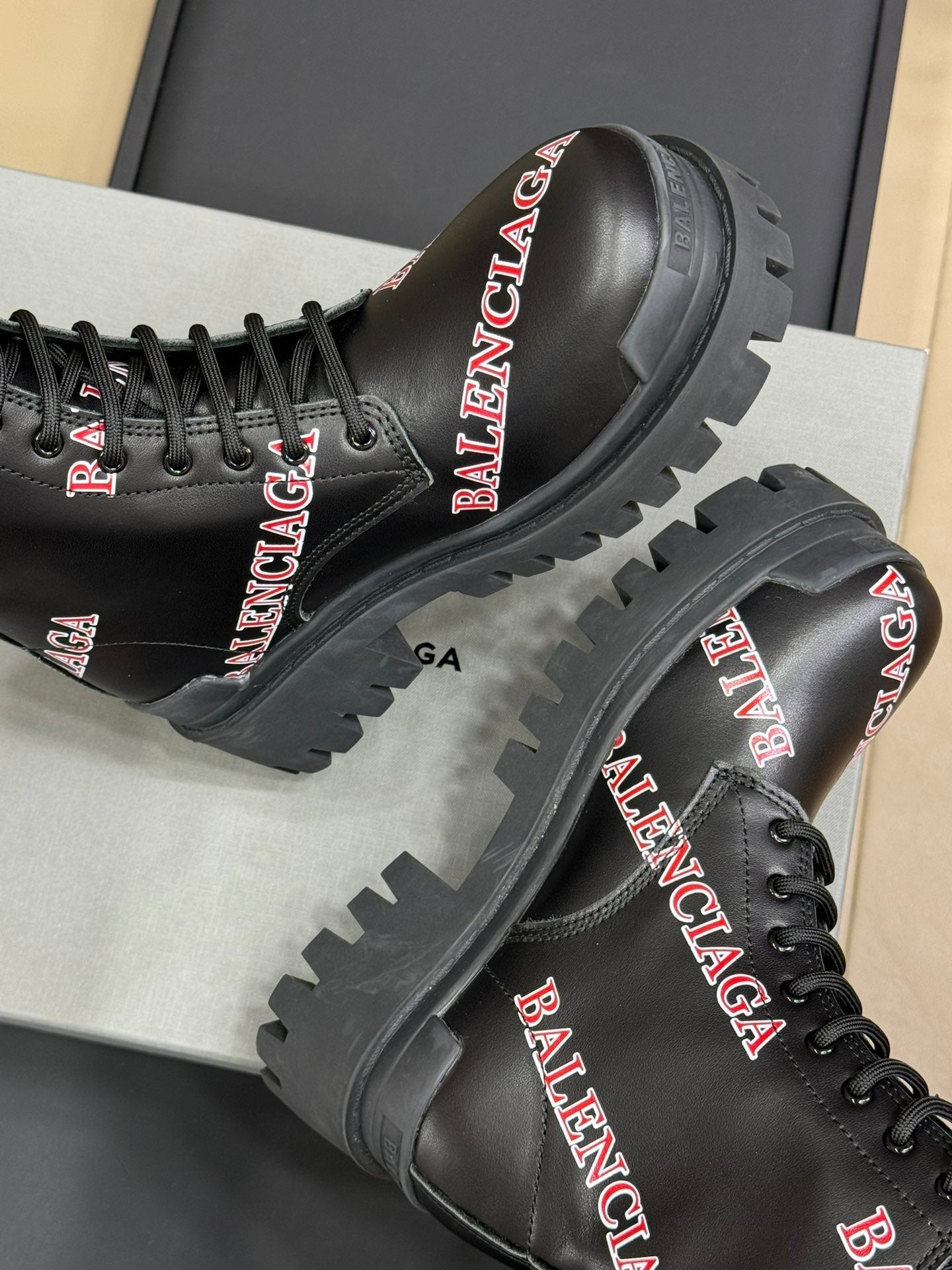 Balanciaga CHUNKY BOOTS IN BLACK SMOOTH CALFSKIN RED LOGO PRINT