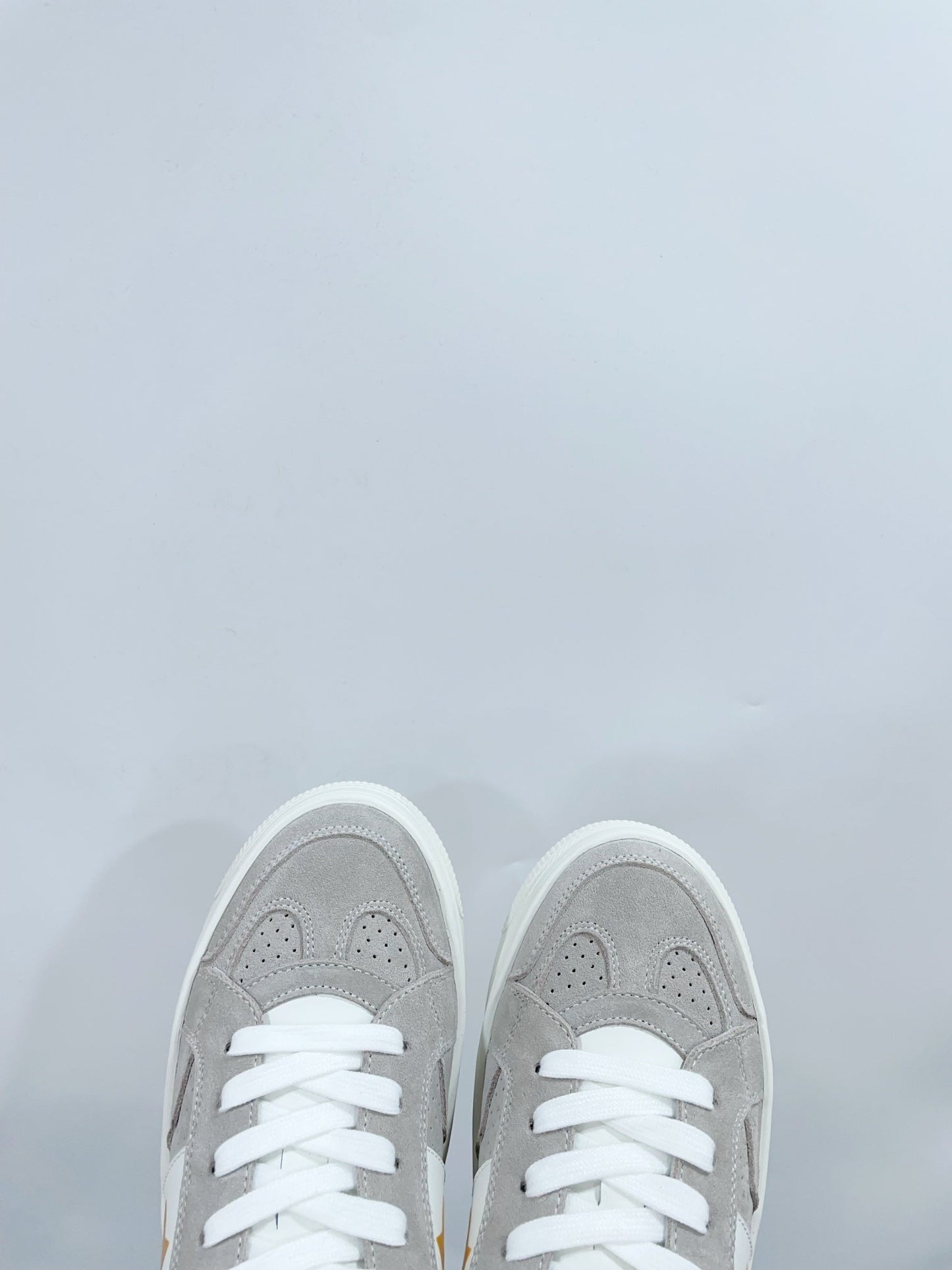 DIOR Star Platform Sneaker In Light Grey Suede 999870