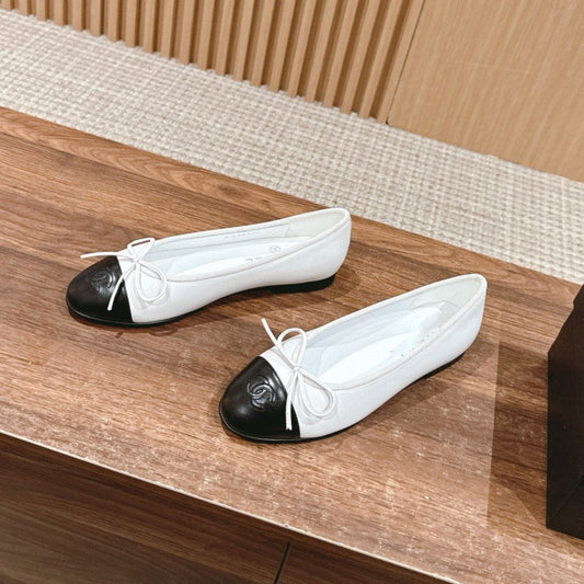CHANEL ballet flat white back lambskin