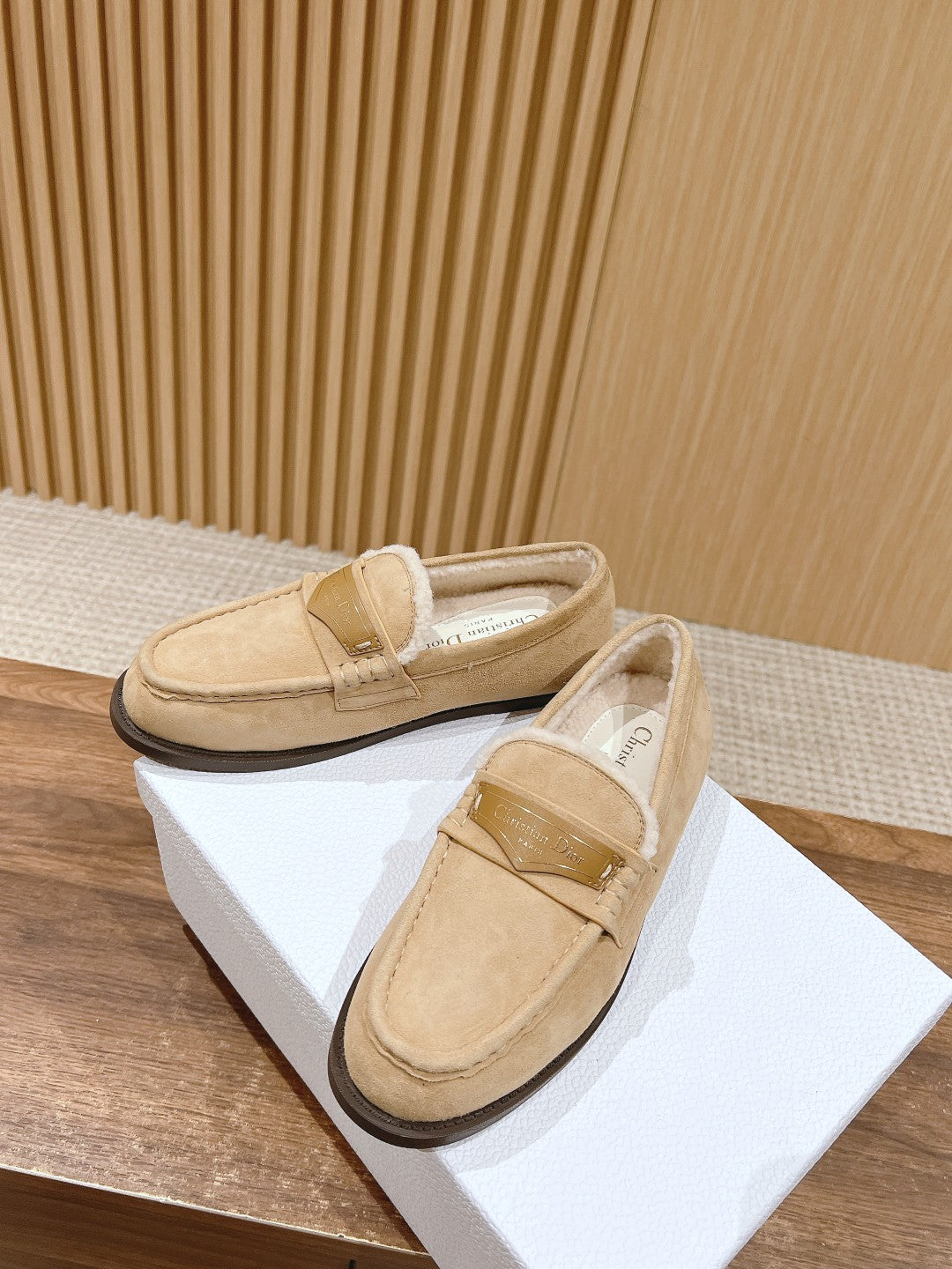 DIOR Loafer In Beige Suede 101003