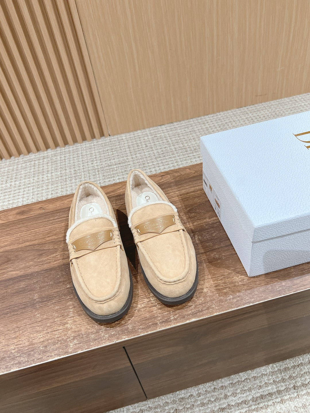 DIOR Loafer In Beige Suede 101003