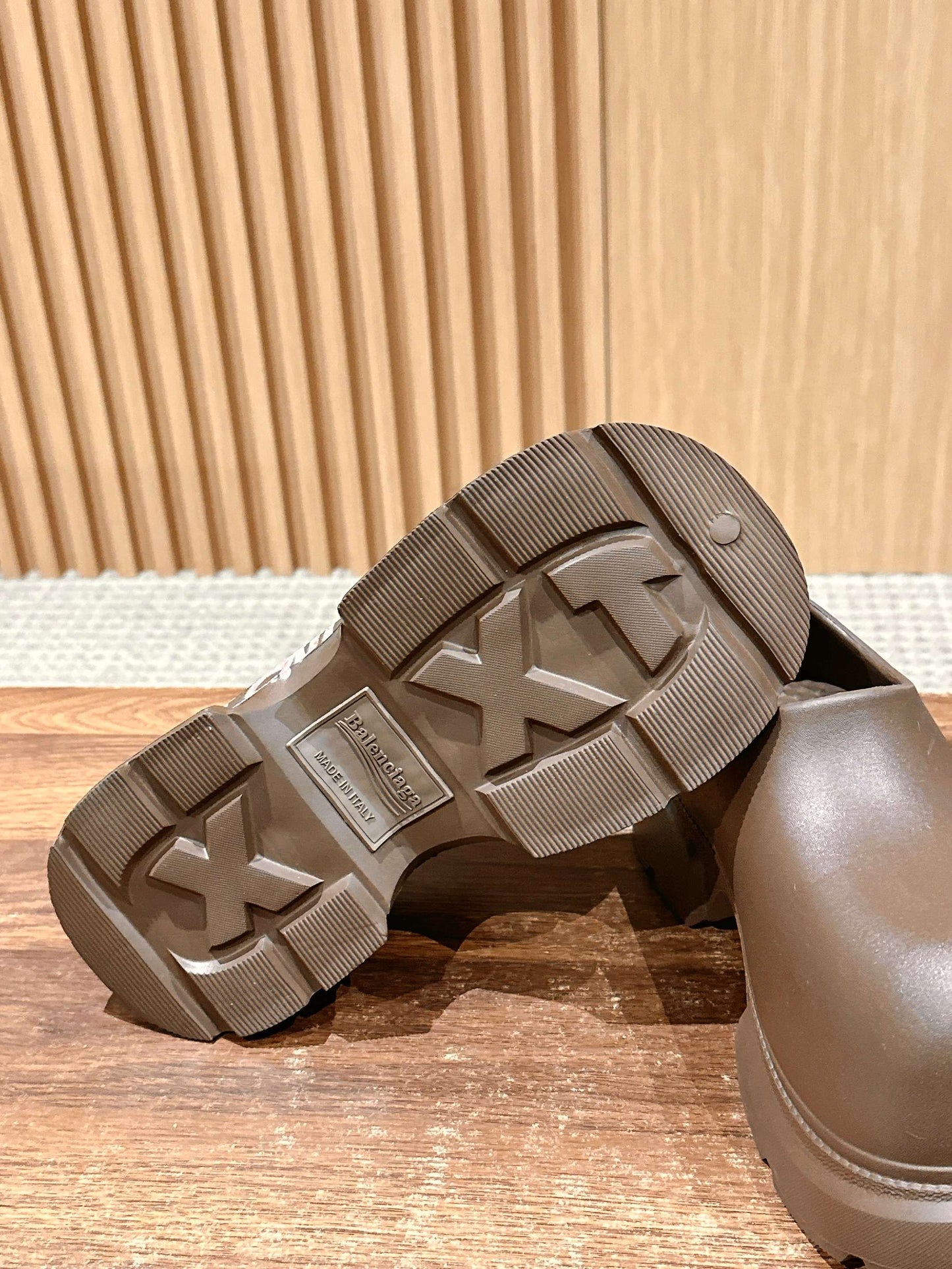 Balanciaga GRAFFITI THICK-SOLED CHEF SHOES IN BROWN RUBBER