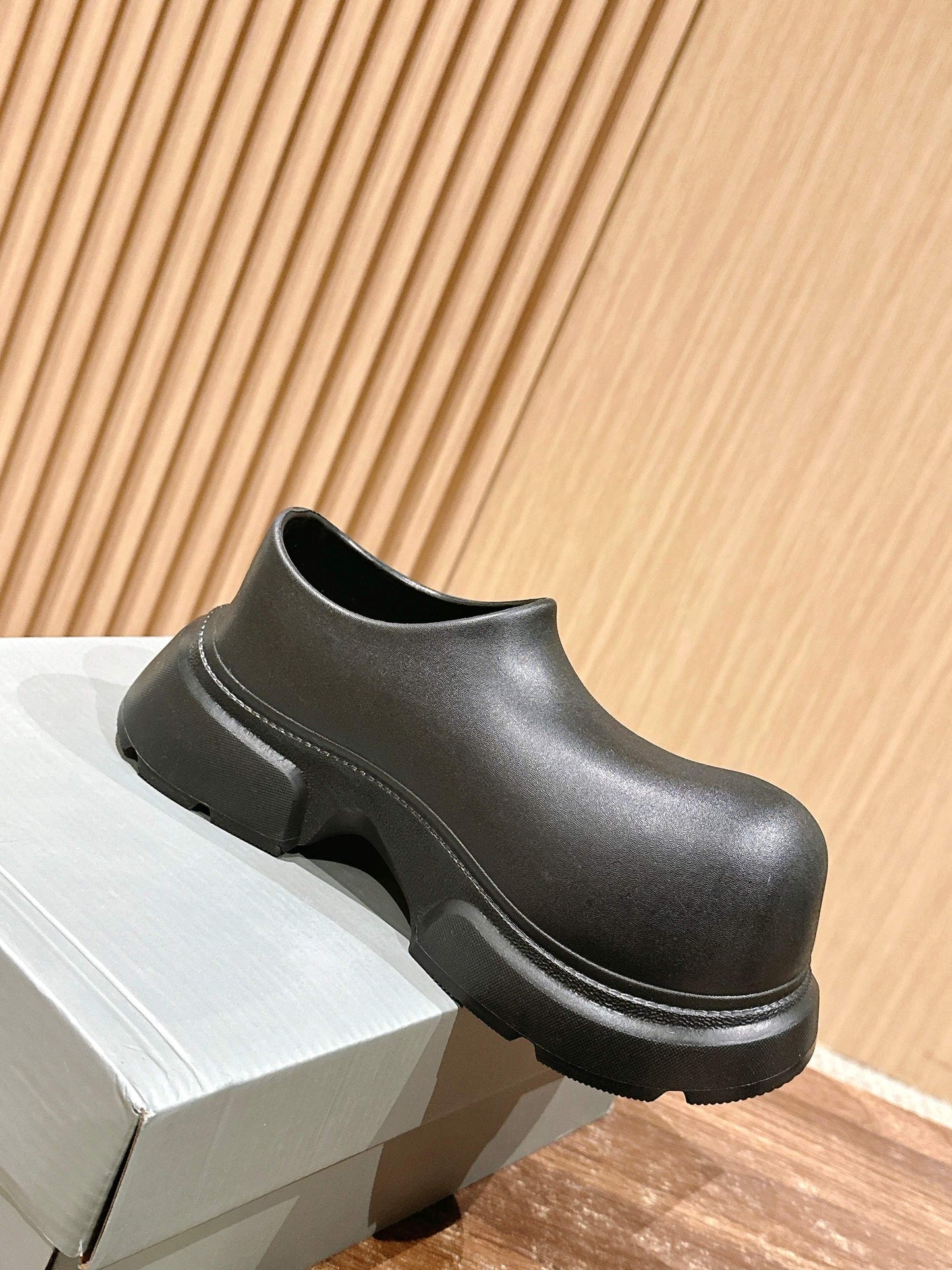 Balanciaga GRAFFITI THICK-SOLED CHEF SHOES IN BLACK RUBBER
