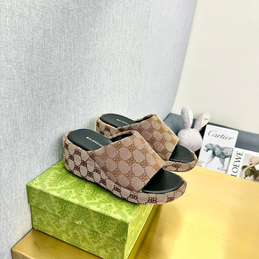 Balanciaga WEDGE SANDALS IN LIGHT BROWN MONOGRAM JACQUARD FABRIC