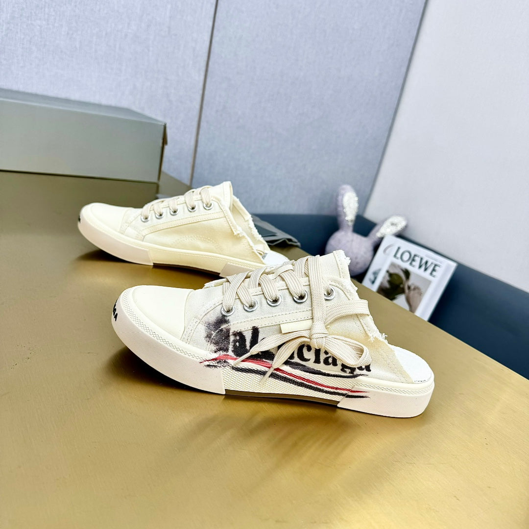 Balanciaga SNEAKER MULES IN WHITE CANVAS GRAFFITI LOGO