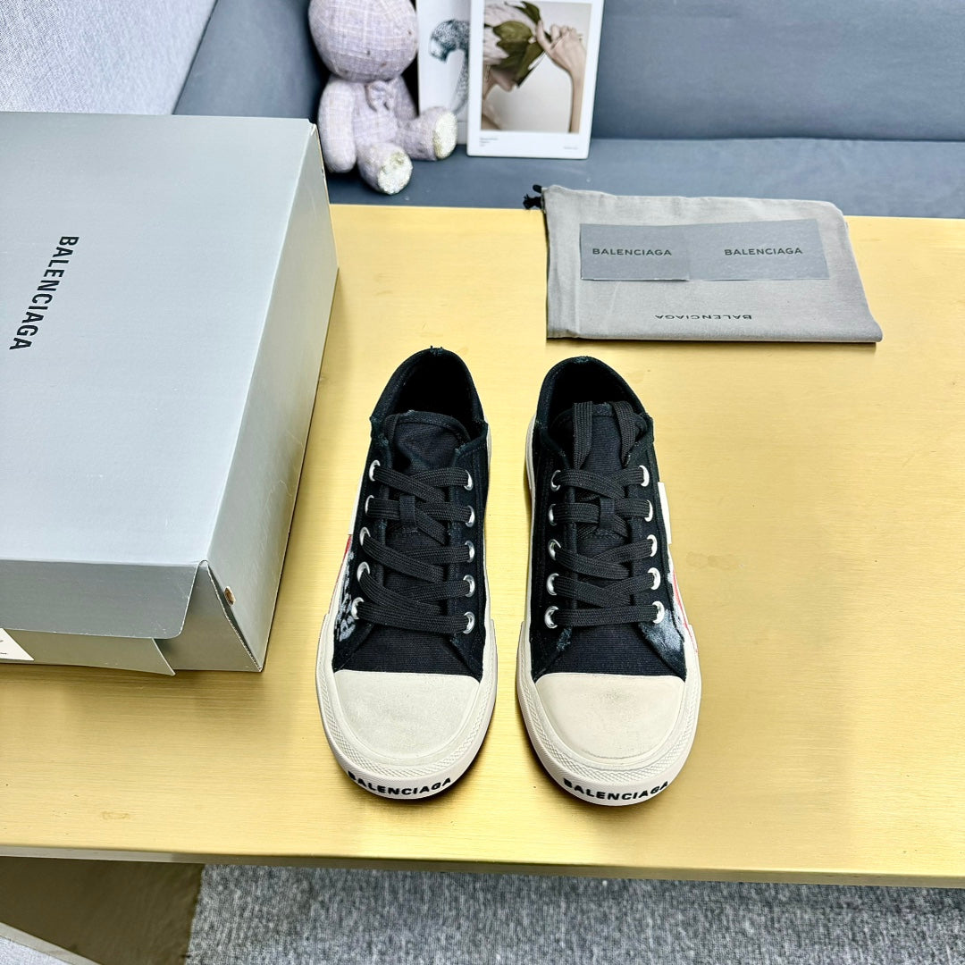 Balanciaga SNEAKERS IN BLACK CANVAS GRAFFITI LOGO