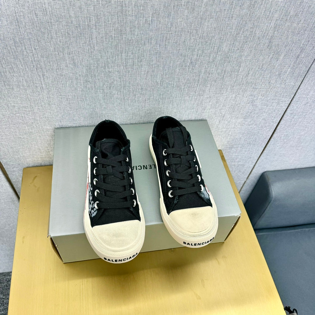 Balanciaga SNEAKERS IN BLACK CANVAS GRAFFITI LOGO