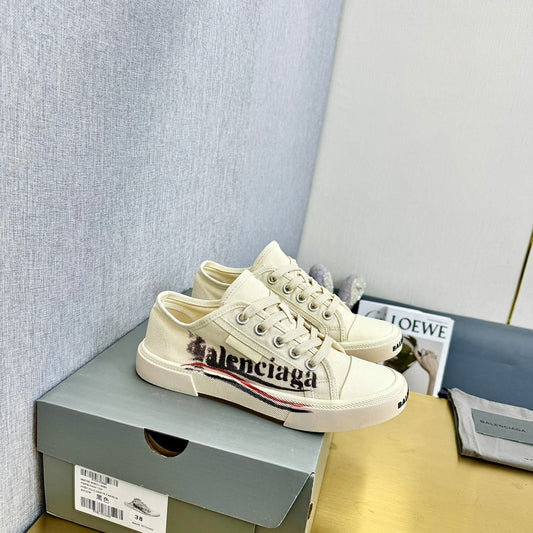 Balanciaga SNEAKERS IN WHITE CANVAS GRAFFITI LOGO