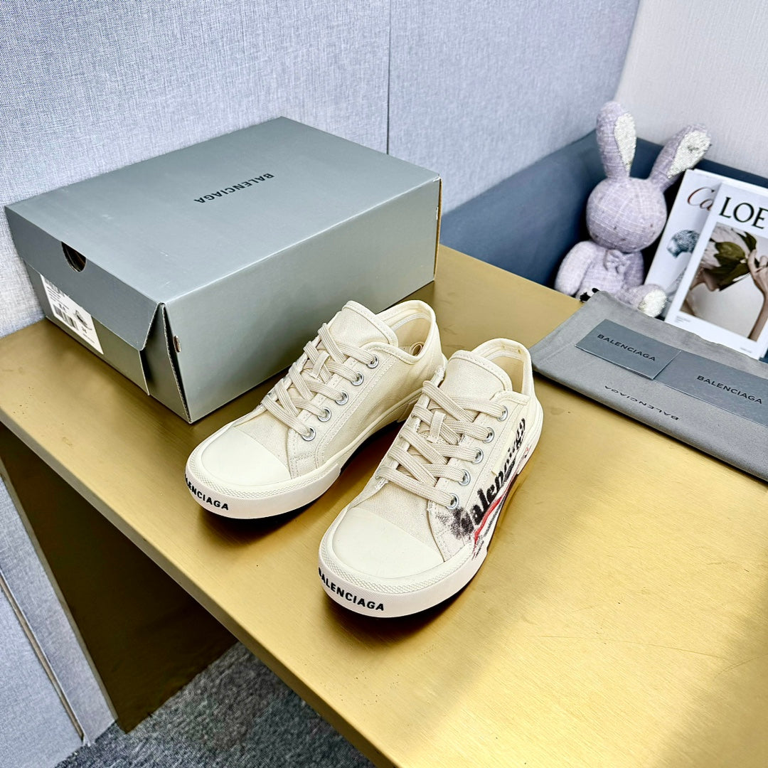 Balanciaga SNEAKERS IN WHITE CANVAS GRAFFITI LOGO