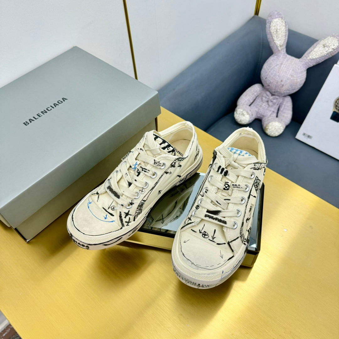 Balanciaga SKETCH SNEAKERS IN BEIGE CANVAS