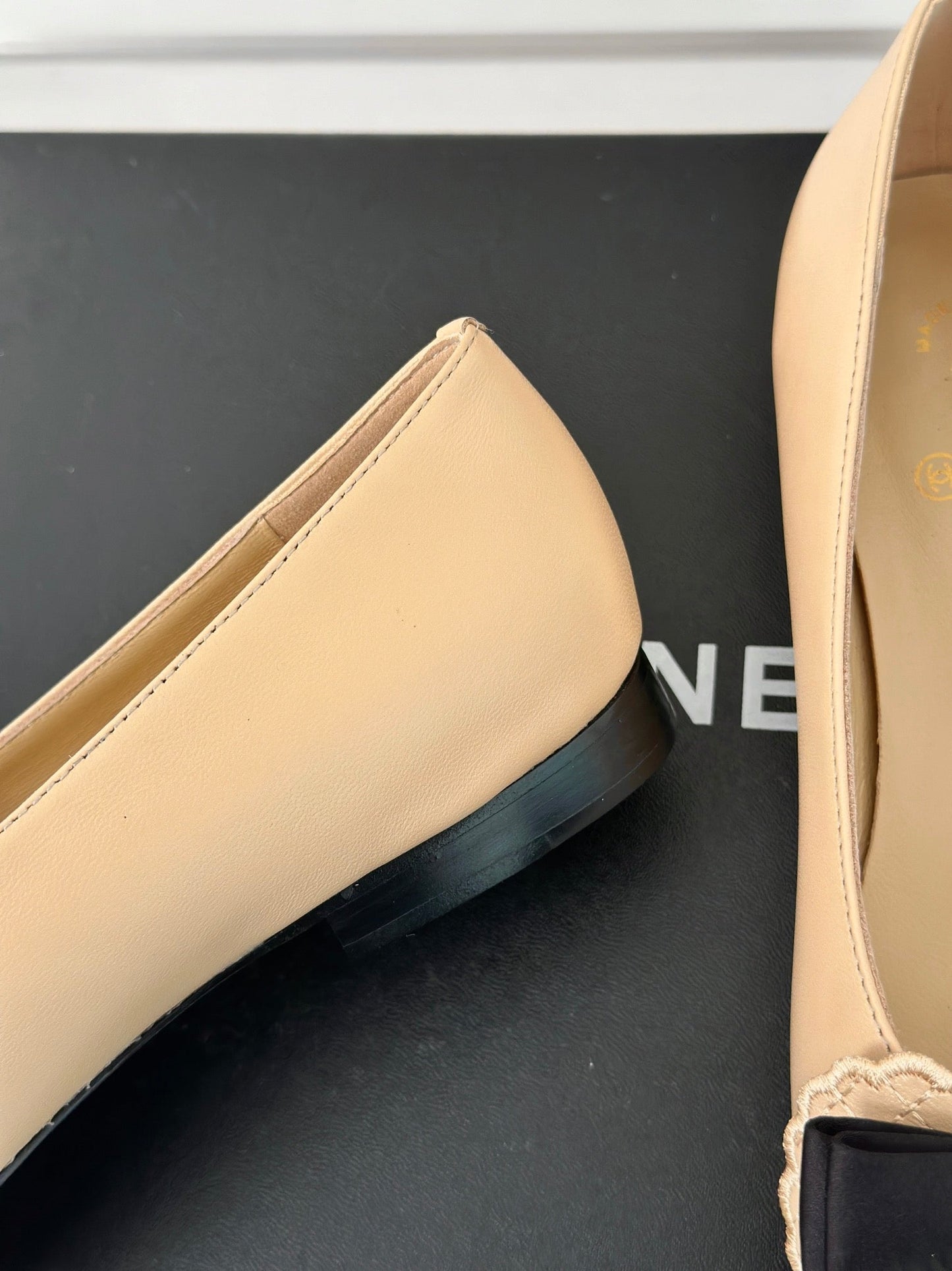 CHANEL Ballet Flats Beige With Bow Lambskin