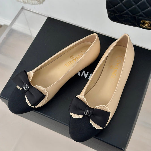 CHANEL Ballet Flats Beige With Bow Lambskin