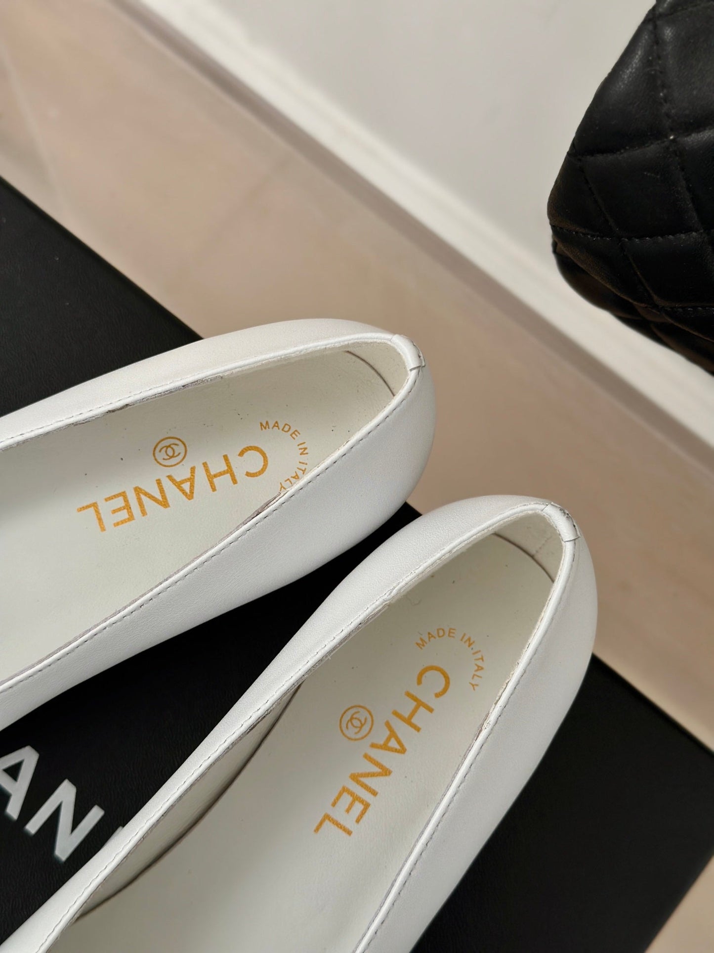CHANEL Ballet Flats White With Bow Lambskin