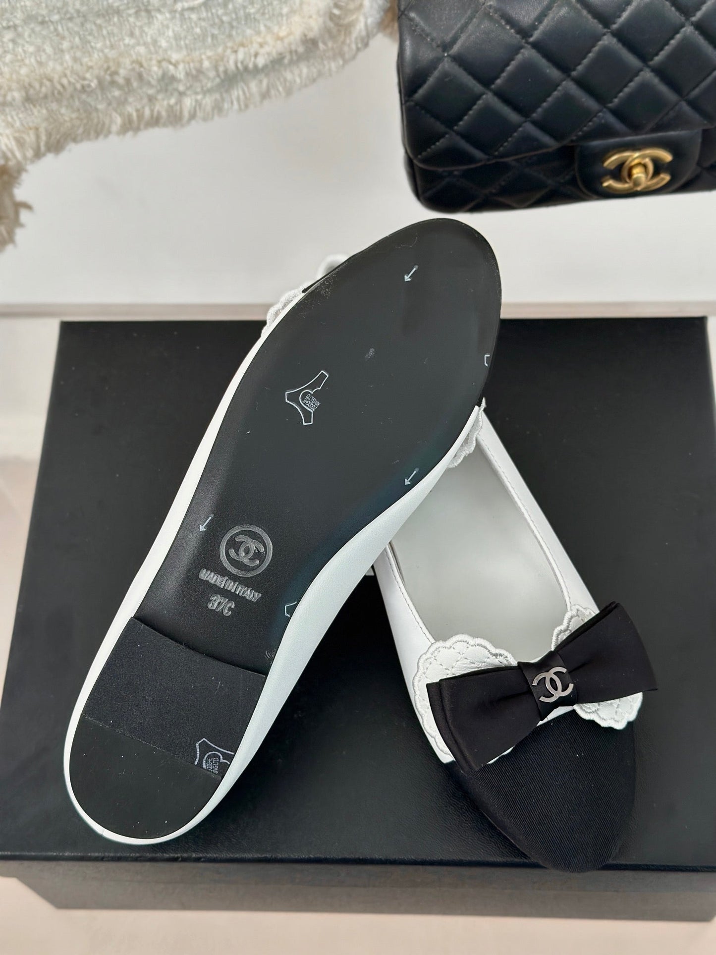 CHANEL Ballet Flats White With Bow Lambskin